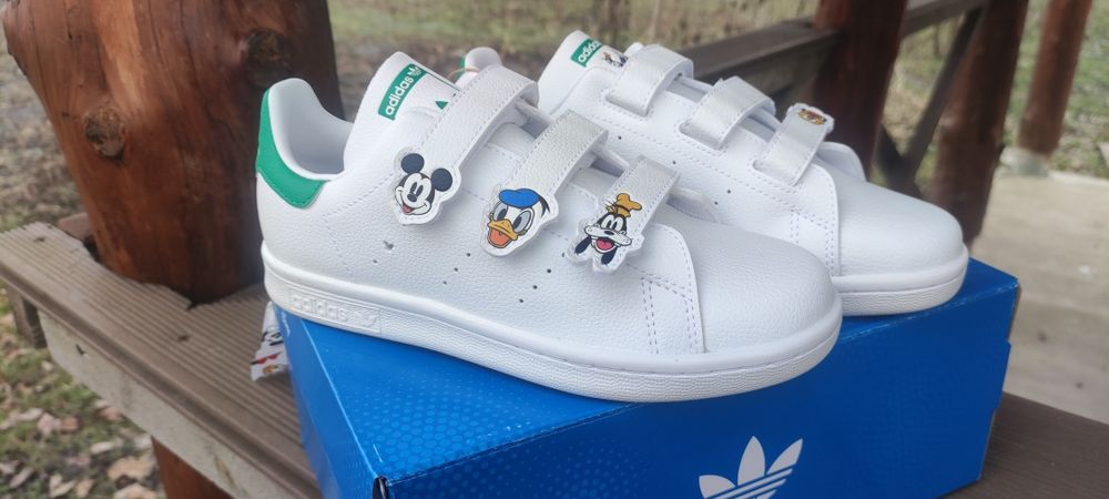 Кросівки Адідас для дівчинки