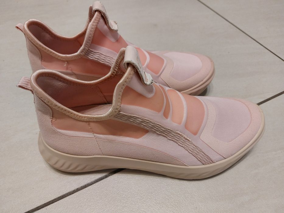 Buty damskie wsuwane Ecco ATH-1FW R. 36 nowe