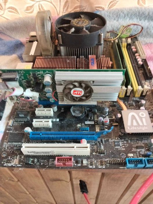 материнська плата Asus P5B-E