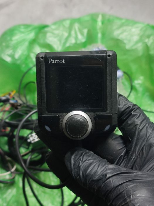 Zestaw głośnomówiący parrot