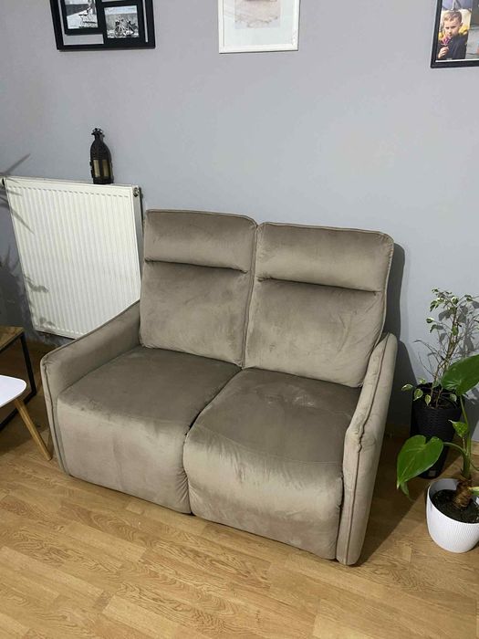 Fotel z podnoszonymi nogami do góry jak nowy