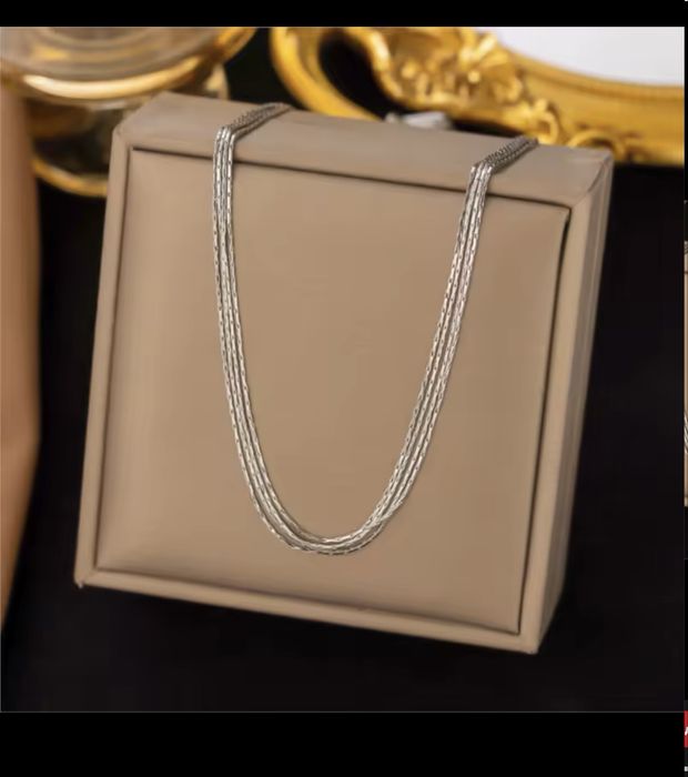 Кольє чокер.