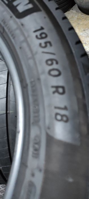 Pneus 195/60/18 Michelin semi novos
