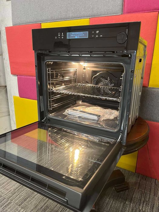 Piekarnik elektryczny parowy Electrolux EOC8H31Z nowy SteamCrisp 700