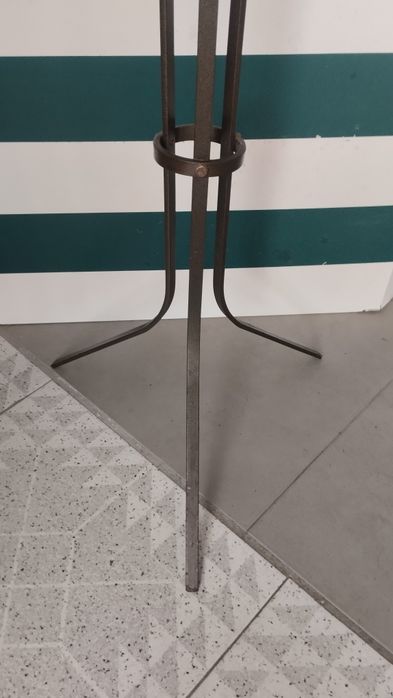 Suporte de Vaso  em Ferro .64740317404673123