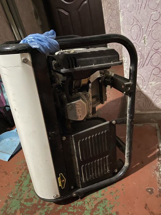 Генератор Stronger KW4500XT рабочий