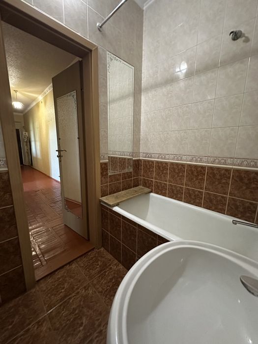 Продам 3х комнатную квартиру "сталинка" ул. Пушкинская, район старого ЖД вокзала