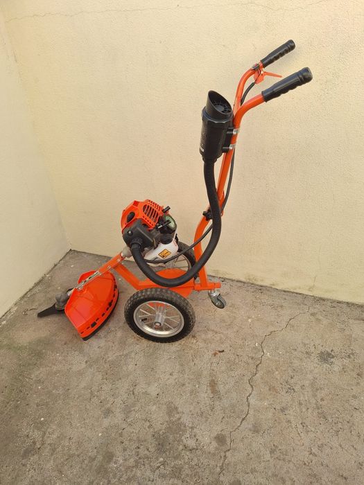 Roçadora com rodas a gasolina