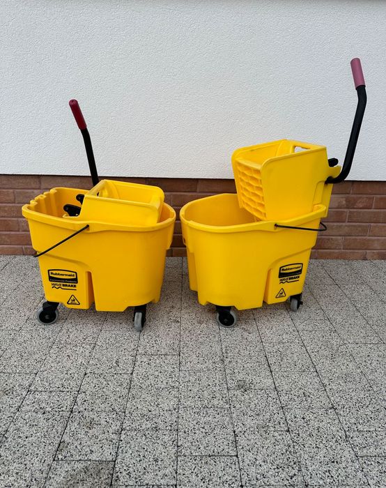 Rubbermaid solidne wiadro do mopa,  Commercial WaveBrake Mopping System,