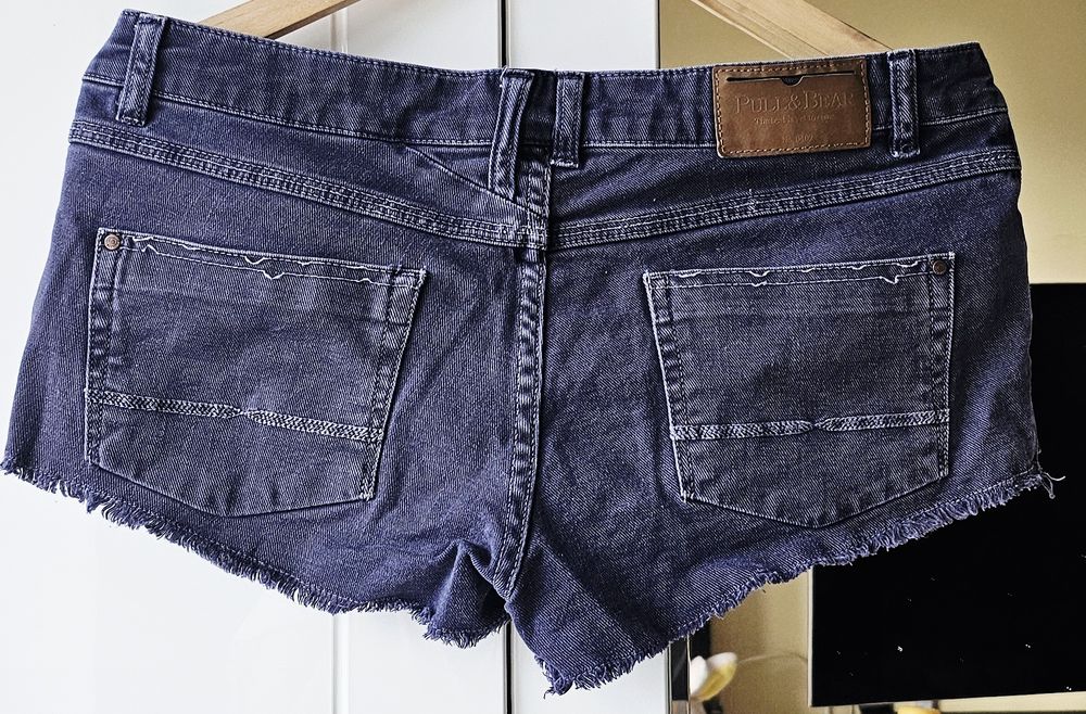 Granatowe krótkie jeansowe spodenki, Pull & Bear, rozm 36