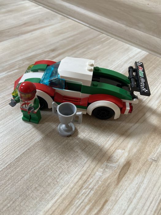 Lego wyscigowka 60053