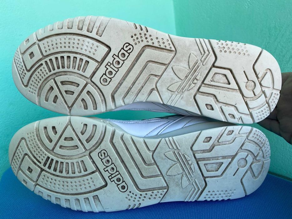 Кросівки Adidas A.R. Trainer