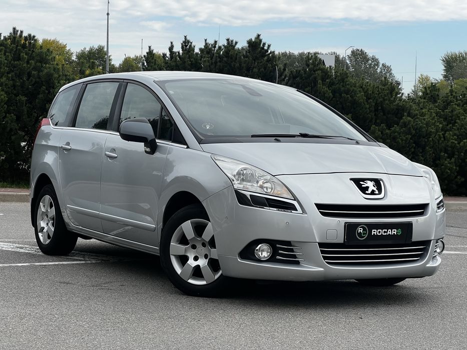 Peugeot 5008 2011 рік Не фарбована