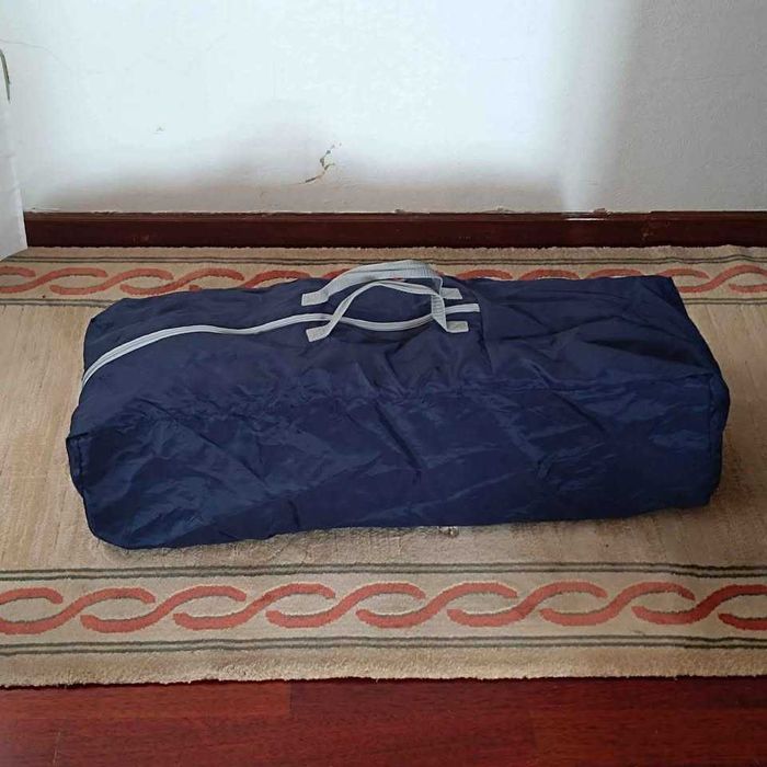 Cama de viagem e colchão