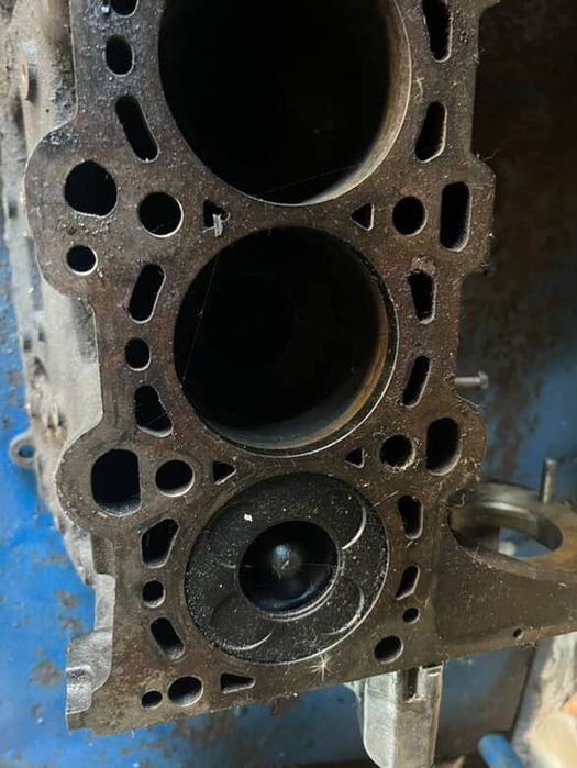 Продам BMW-E46 2.0d блок Двигуна