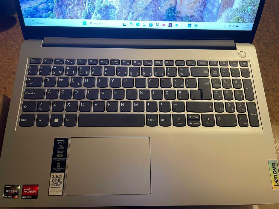 Portátil da marca Lenovo