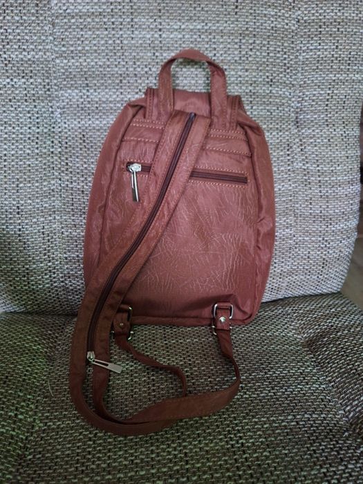 Brązowy plecaczek