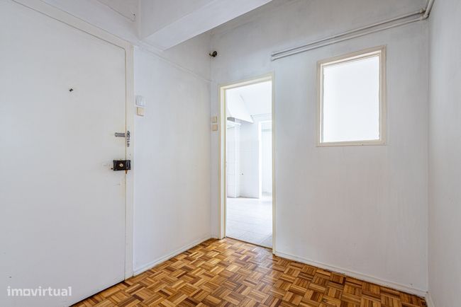 Apresento apartamento T3 com 2 varandas, localizado em Azambuja