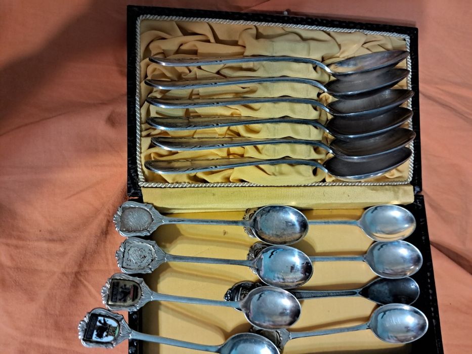 Srebrne łyżeczki kolekcjonerskie .