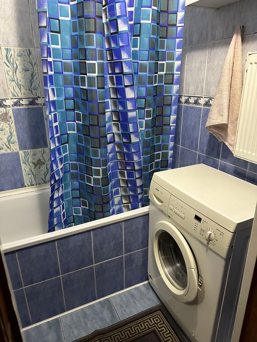 Велика 4 - кімнатна квартира -6 окремих місць