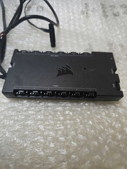 Вентилятори Corsair LL120 RGB White 120mm 4шт + Сorsair Icue Commander Core XT rgb hub контролер вентиляторів