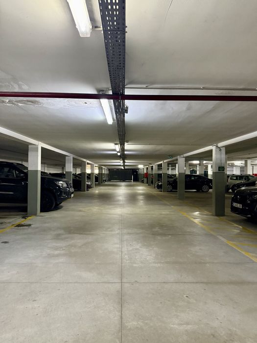 Lugar Garagem - Antas Porto