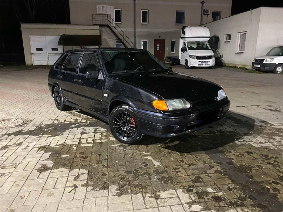 Ваз 2114 на полном боевом ходу !!