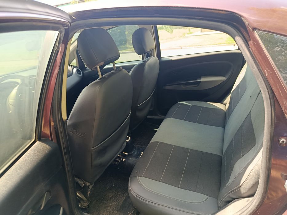Продам Fiat linea 1.3 multijet 2013р. Не на ходу! Потребуэ ремонту паливної системи!