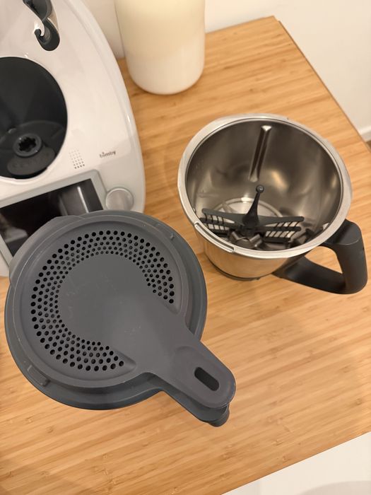 Bimby TM6 com todos os acessórios + copo extra