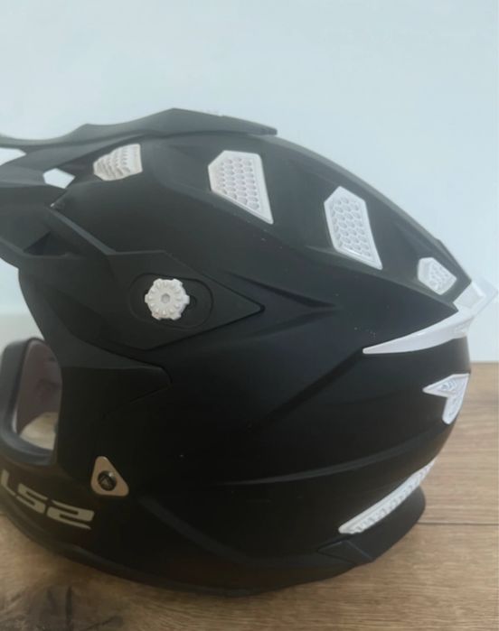 Kask LS2 subverter MX470 Czarno biały + gratis gogle
