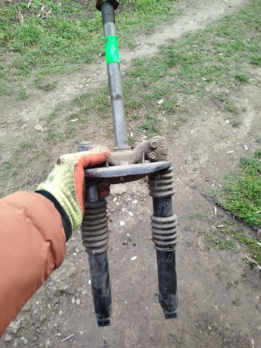 Продам вилку на Хонду Дио 18!