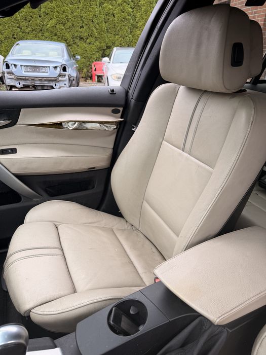 Bmw E83 X3 SKÓRZANA TAPICERKA podgrzewana sporty sportowe m pakiet drzwi skóra ładny stan kanapa boczek przedlift fotel fotele pasazer kierowca