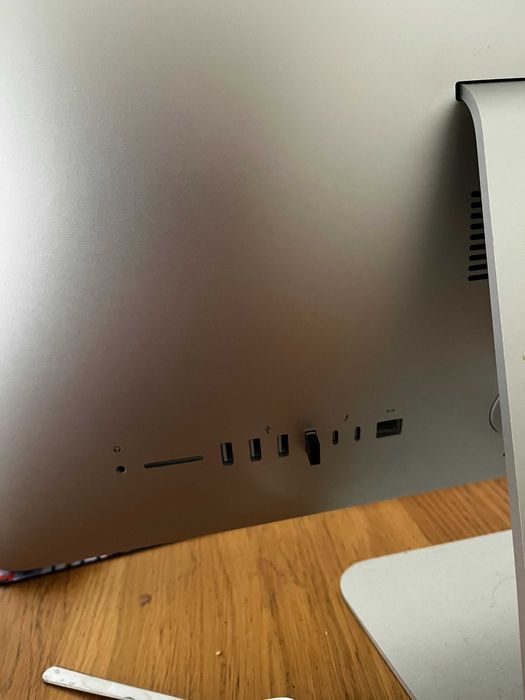 iMac 21" 2019 Retina 4K- Intel, c/caixa e acessórios