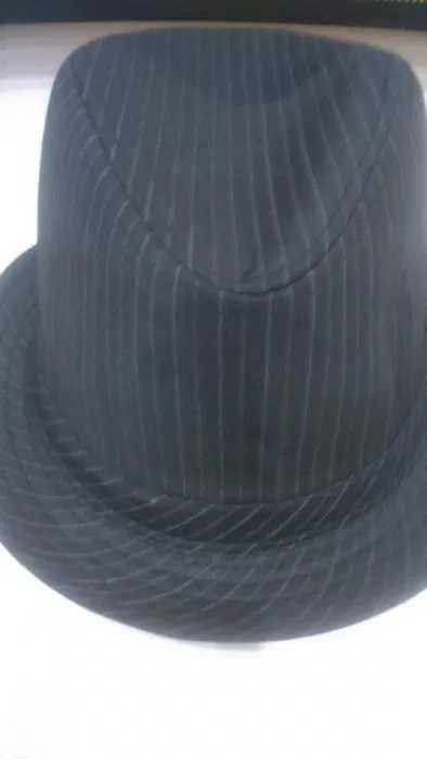 Kapelusz Cropp granatowy w prążki unisex