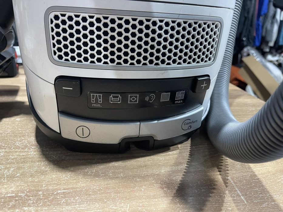 Пилосос Miele S8340