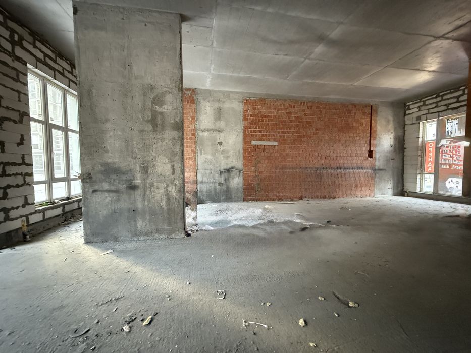 Оренда фасадного приміщення в ЖК Гранд Бурже. Перший поверх