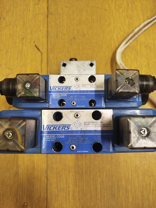 Rozdzielacz hydrauliczny vickers 24 V