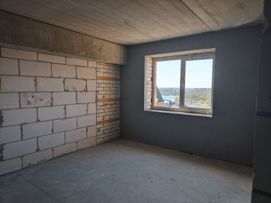 Продаю 2-х кімнатну квартиру на Запорізькій