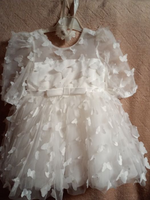 Сукня святкова білого кольору