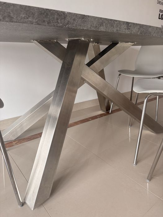 Mesa de sala cinza
