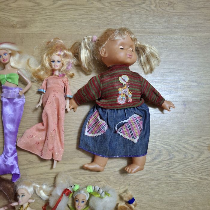 Ляльки Барбі та інші,  б/в