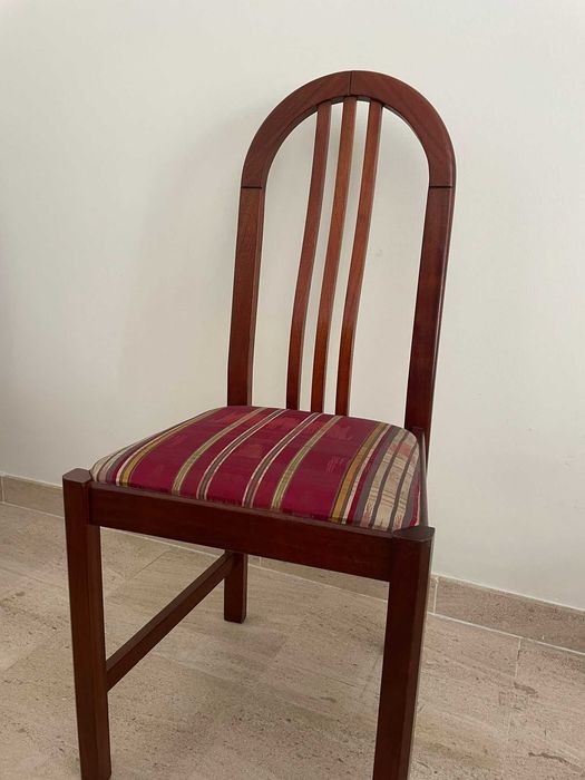 Mesa de jantar extensível + 6 cadeiras