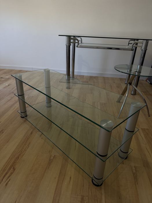 Szklany stolik pod Tv