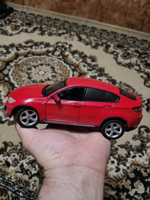 Іграшкова машинка BMW X6 (металева)