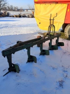 Pług podorywkowy 5 skibowy