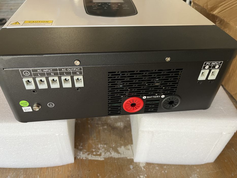 Інвертор гібрідний однофазний на 6200w