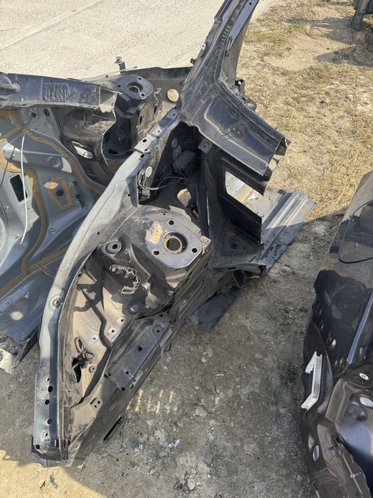 Четверть передня права Volvo xc90 2016+