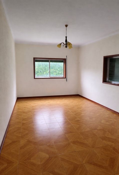 Alugo T2 totalmente renovado