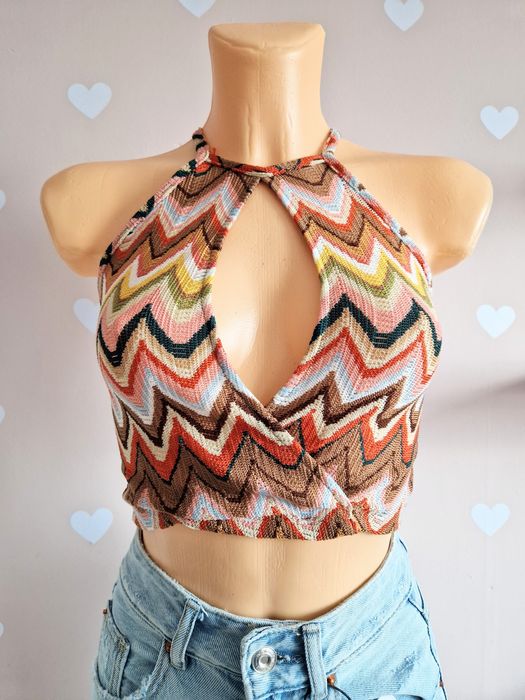 Crop top krótki halter bershka XS 34 na lato dekolt odkryte plecy nowy