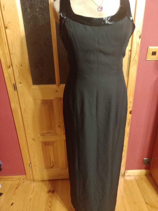 Suknia wieczorowa  długa na ramiączkach  dopasowana XL 42 14 czarna